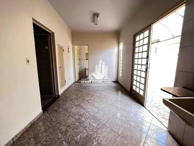 Casa 2 quartos e 2 banheiros, à venda, no bairro Centro em Pederneiras