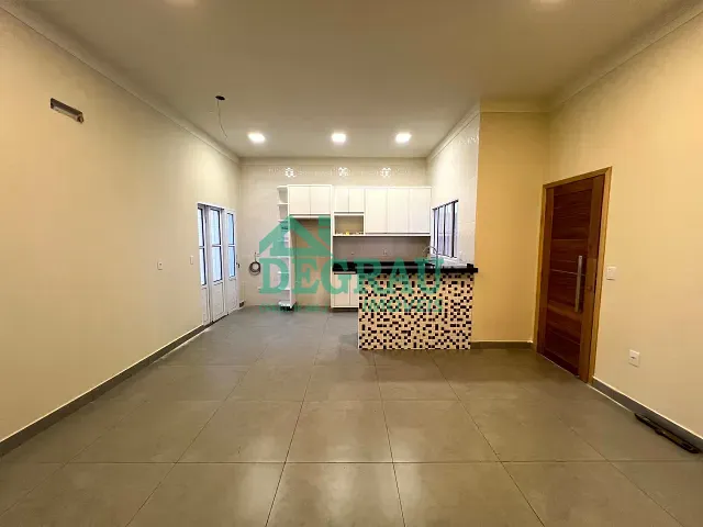 Casa com 175m² 2 quartos e 2 banheiros, à venda, no bairro Loteamento Portal Itapeva em Itapeva
