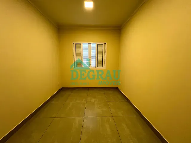 Casa com 175m² 2 quartos e 2 banheiros, à venda, no bairro Loteamento Portal Itapeva em Itapeva