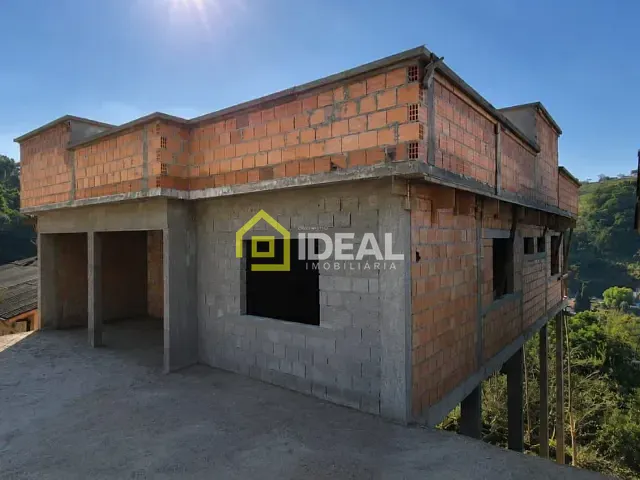 Casa 3 quartos e 2 banheiros, à venda, no bairro Vista Alegre em Concórdia