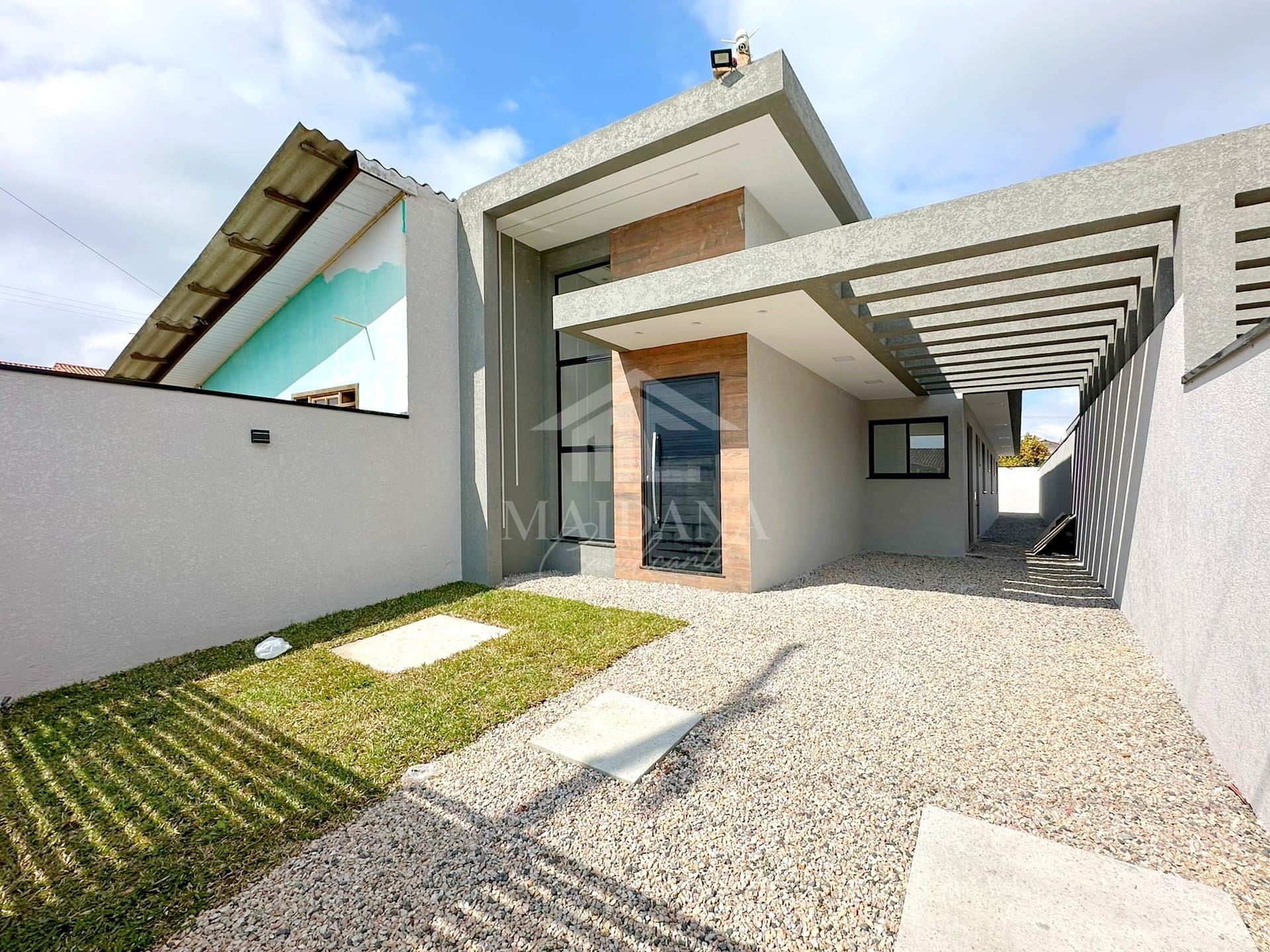 Casa à venda com 3 quartos, 82m² - Foto 2
