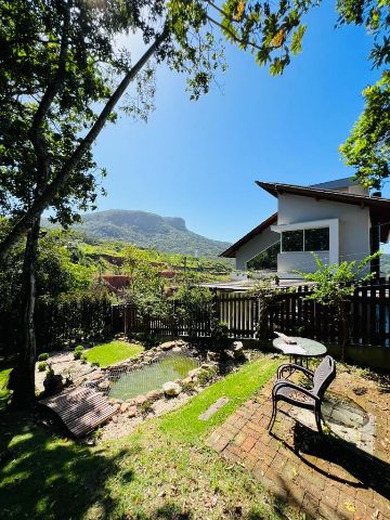 Casa 3 quartos e 3 banheiros, à venda, no bairro Pedra Branca em Palhoça