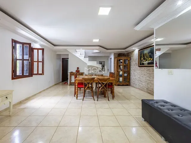Casa 5 quartos e 4 banheiros, à venda, no bairro Guará II em Brasília