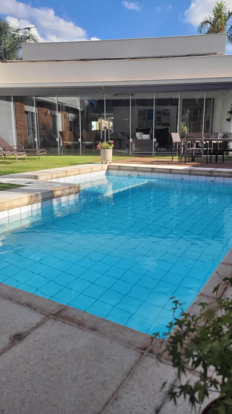 Royal Tennis - Casa Térrea , Sofisticação e Privacidade .