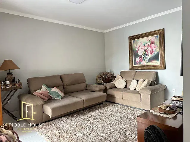 Casa com 300m² 3 quartos e 2 banheiros, à venda, no bairro Centro em Vinhedo