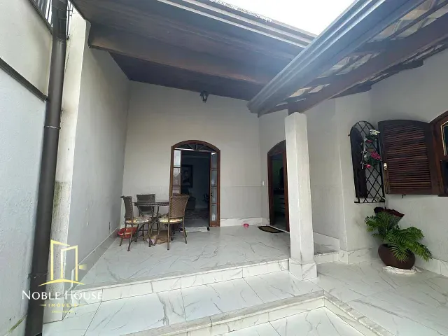 Casa com 300m² 3 quartos e 2 banheiros, à venda, no bairro Centro em Vinhedo
