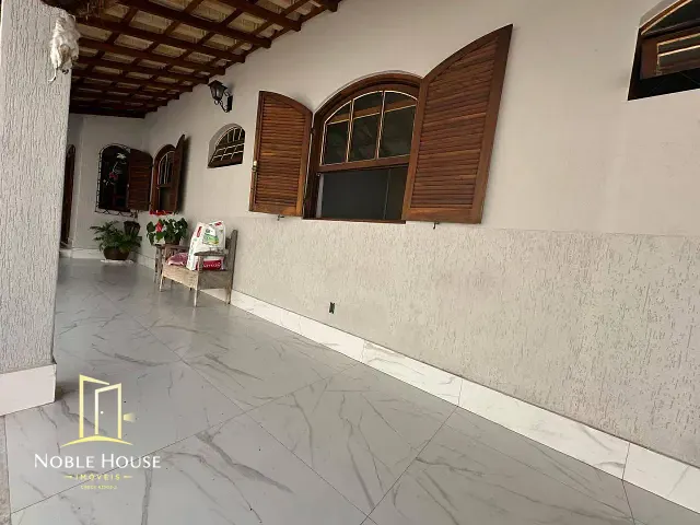 Casa com 300m² 3 quartos e 2 banheiros, à venda, no bairro Centro em Vinhedo