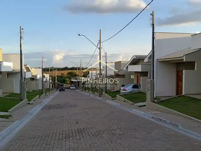 Casa com 100m² 3 quartos e 1 banheiro, à venda, no bairro Centro em Cambé
