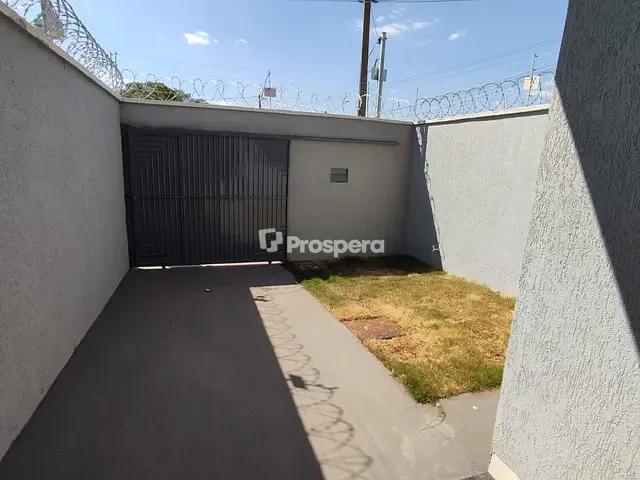 Casa 3 quartos e 2 banheiros, à venda, no bairro Residencial Santa Fé I em Goiânia