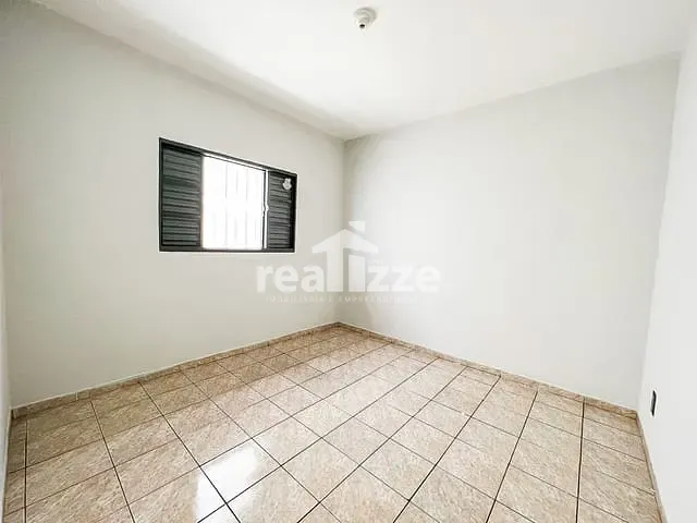 Casa 2 quartos e 1 banheiro, para alugar, no bairro Jardim Paraíso em Itapira