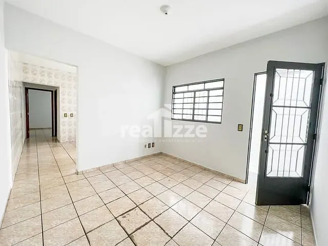 Casa 2 quartos e 1 banheiro, para alugar, no bairro Jardim Paraíso em Itapira