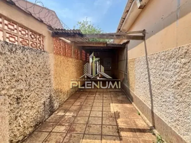 Casa com 300m² 2 quartos e 2 banheiros, à venda, no bairro Vila Indaiá em Rio Claro