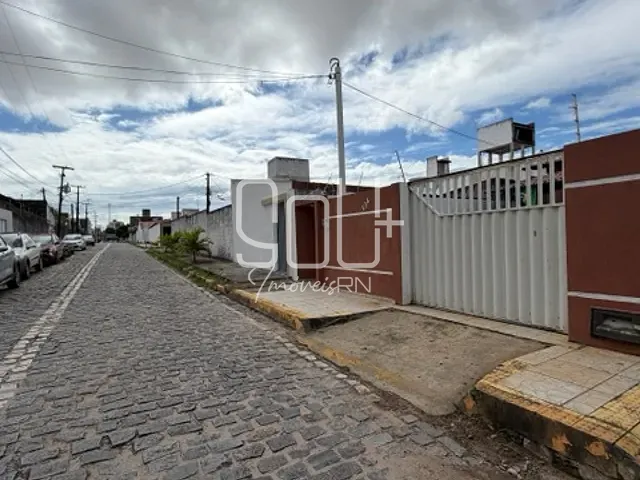 Casa 3 quartos e 2 banheiros, à venda, no bairro Nova Parnamirim em Parnamirim