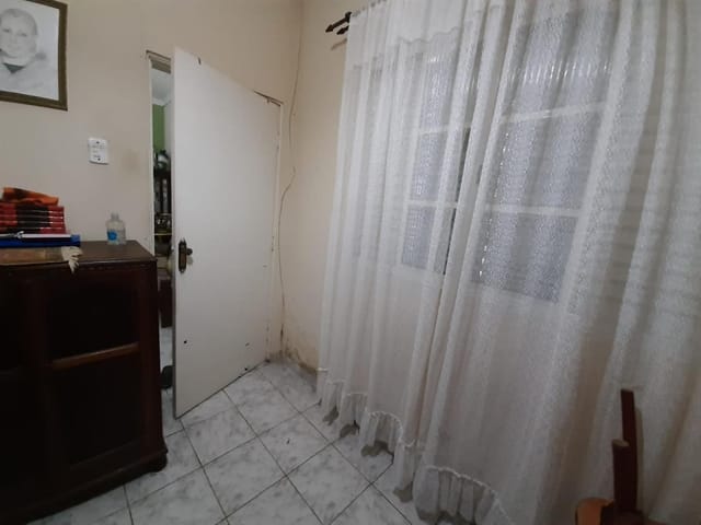 Casa 2 quartos e 1 banheiro, à venda, no bairro Centro em Taubaté