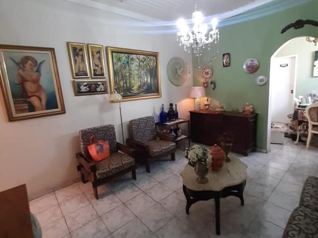 Casa 2 quartos e 1 banheiro, à venda, no bairro Centro em Taubaté