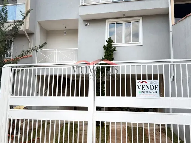Casa com 349m² 3 quartos e 3 banheiros, à venda, no bairro Santa Helena em Volta Redonda