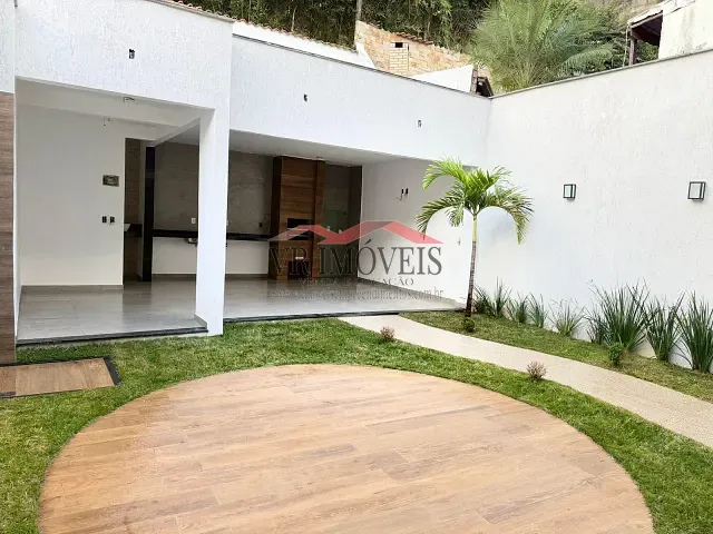 Casa com 349m² 3 quartos e 3 banheiros, à venda, no bairro Santa Helena em Volta Redonda