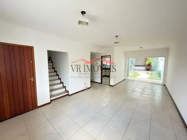 Casa com 349m² 3 quartos e 3 banheiros, à venda, no bairro Santa Helena em Volta Redonda