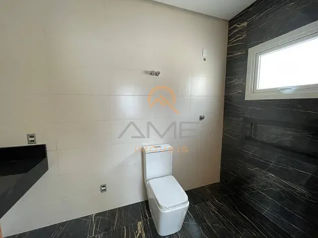 Casa com 432m² 3 quartos e 3 banheiros, à venda, no bairro Laranjal em Pelotas