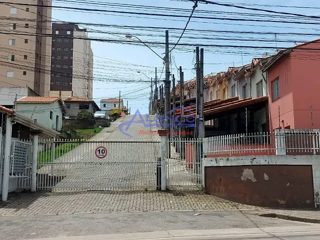 Casa com 120m² 2 quartos e 1 banheiro, para alugar, no bairro Bairro do Colonia em Jacareí