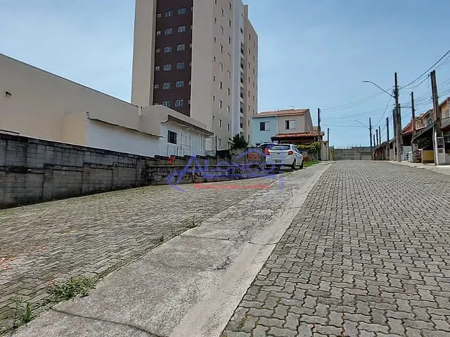 Casa com 120m² 2 quartos e 1 banheiro, para alugar, no bairro Bairro do Colonia em Jacareí