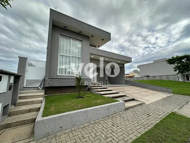Casa com 300m² 3 quartos e 3 banheiros, à venda, no bairro Piracangaguá em Taubaté