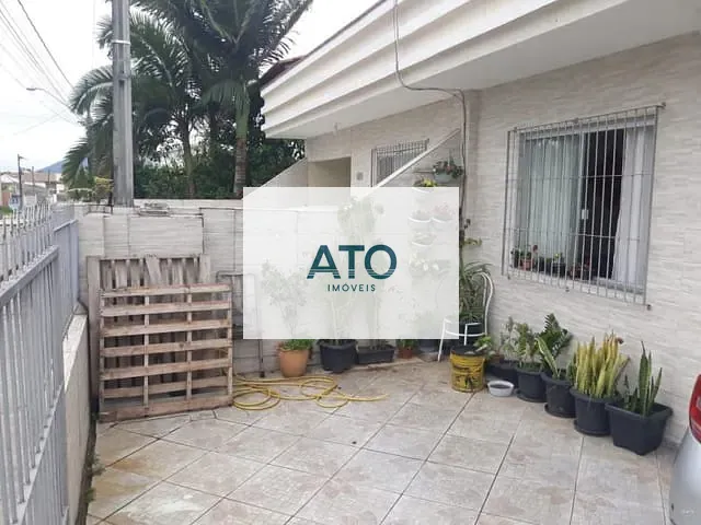 Casa 2 quartos e 2 banheiros, à venda, no bairro Morretes em Itapema