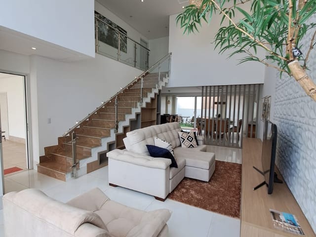 Casa com 312m² 4 quartos e 4 banheiros, à venda, no bairro Santa Genoveva em Goiânia
