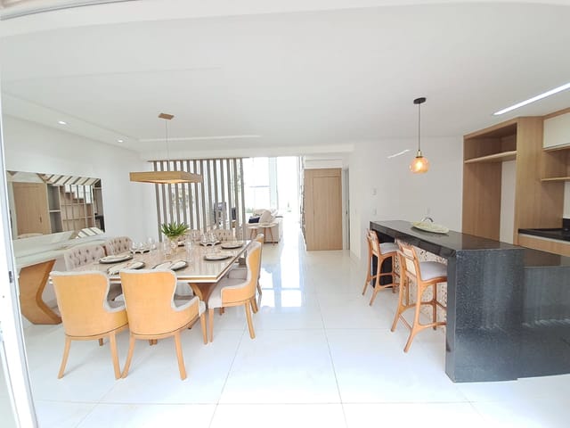 Casa com 312m² 4 quartos e 4 banheiros, à venda, no bairro Santa Genoveva em Goiânia