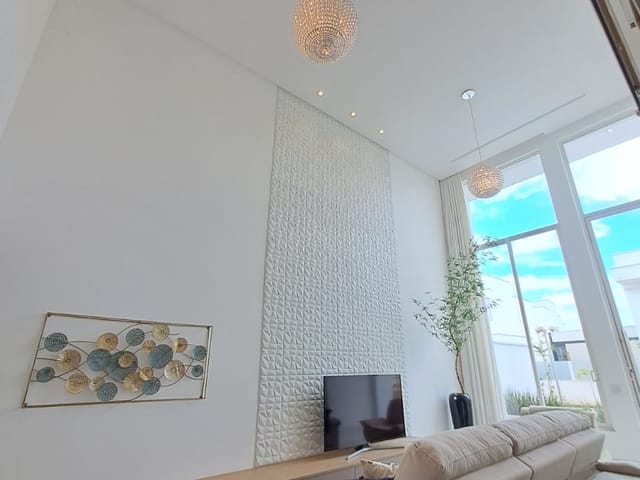 Casa com 312m² 4 quartos e 4 banheiros, à venda, no bairro Santa Genoveva em Goiânia
