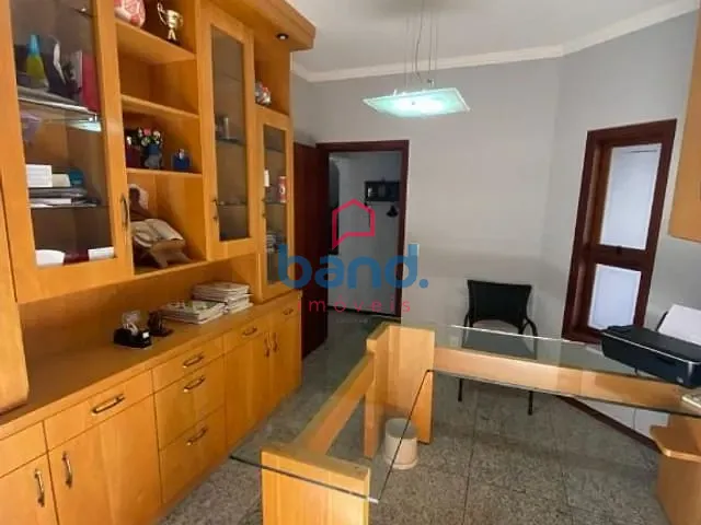 Casa com 300m² 4 quartos e 3 banheiros, à venda, no bairro Centro em Porto Feliz