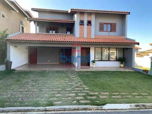 Casa com 300m² 4 quartos e 3 banheiros, à venda, no bairro Centro em Porto Feliz