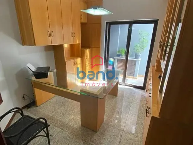 Casa com 300m² 4 quartos e 3 banheiros, à venda, no bairro Centro em Porto Feliz