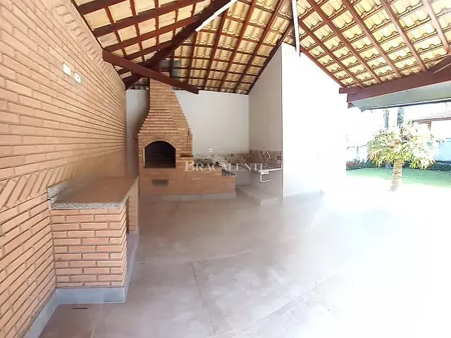 Casa com 1000m² 3 quartos e 5 banheiros, à venda, no bairro Chácaras Alpina em Valinhos