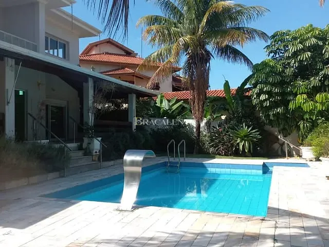 Casa com 1000m² 3 quartos e 5 banheiros, à venda, no bairro Chácaras Alpina em Valinhos