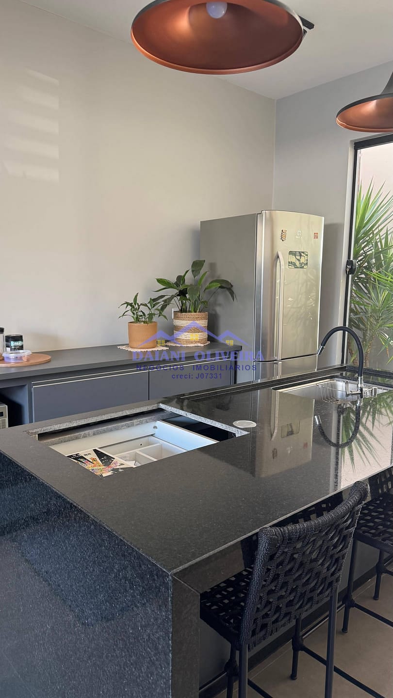Casa à venda com 2 quartos, 200m² - Foto 18