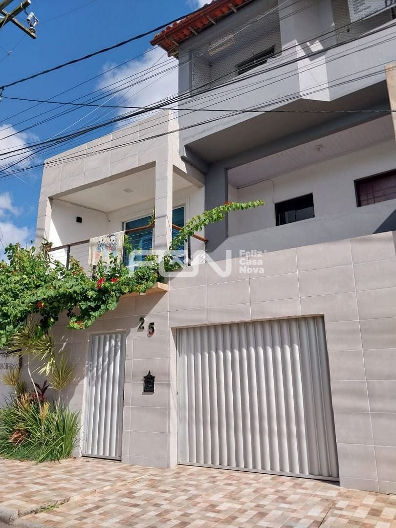 Casa à venda com 9 quartos, 10m² - Foto 1