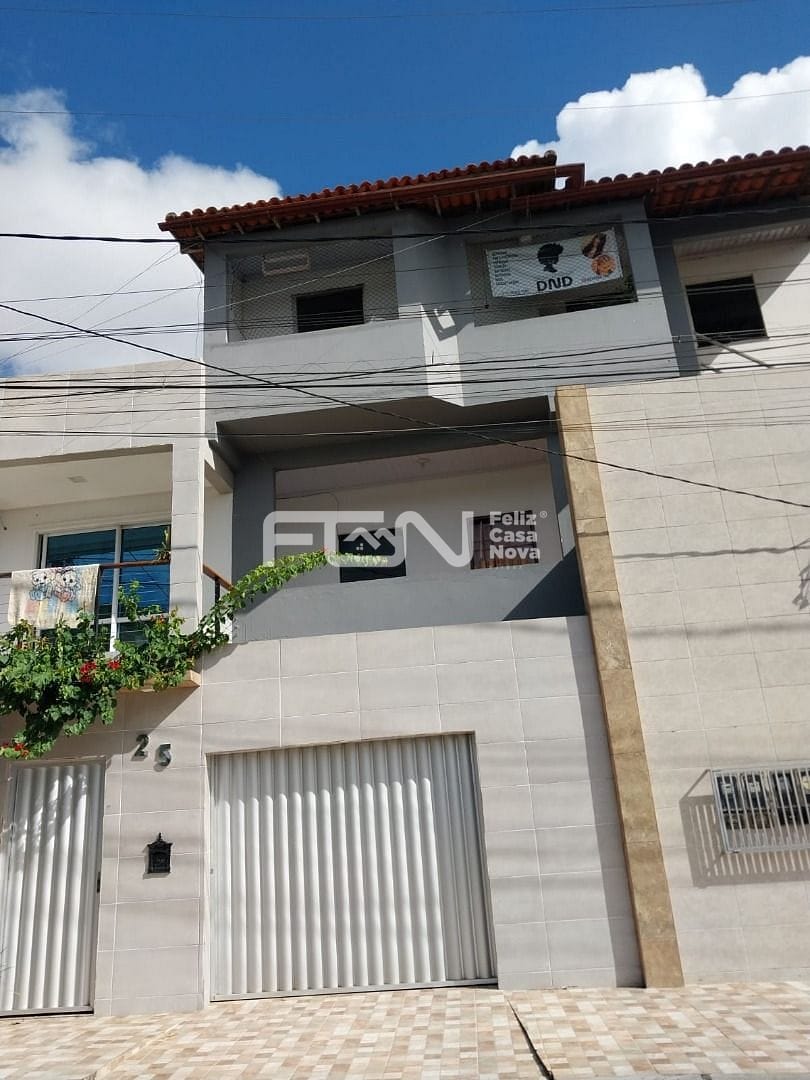 Casa à venda com 9 quartos, 10m² - Foto 3