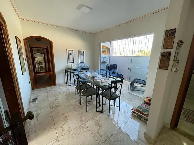 Casa com 405m² 2 quartos e 3 banheiros, à venda, no bairro Vila Santa Cristina em Bragança Paulista