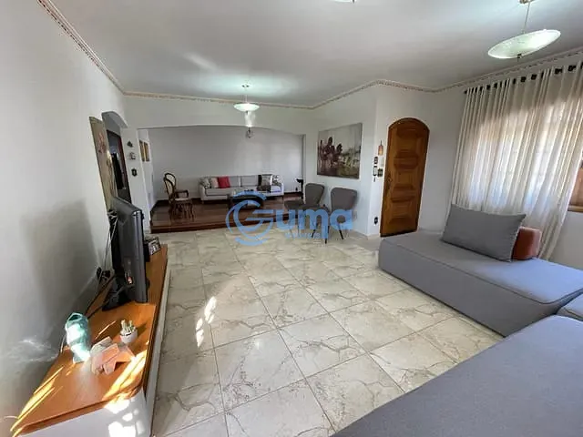 Casa com 405m² 2 quartos e 3 banheiros, à venda, no bairro Vila Santa Cristina em Bragança Paulista