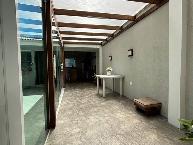 Casa 4 quartos e 4 banheiros, à venda, no bairro Uberaba em Curitiba