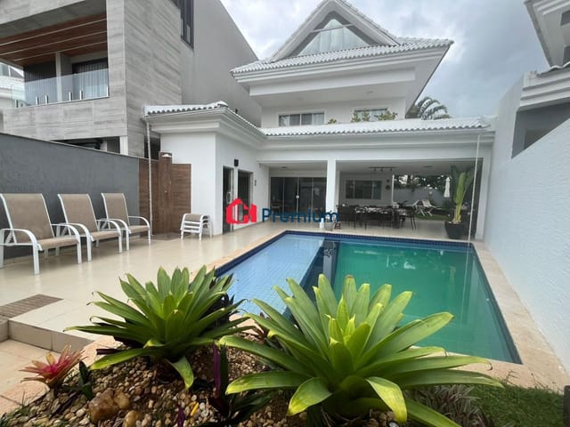 Casa 4 quartos e 5 banheiros, à venda, no bairro Recreio dos Bandeirantes em Rio de Janeiro