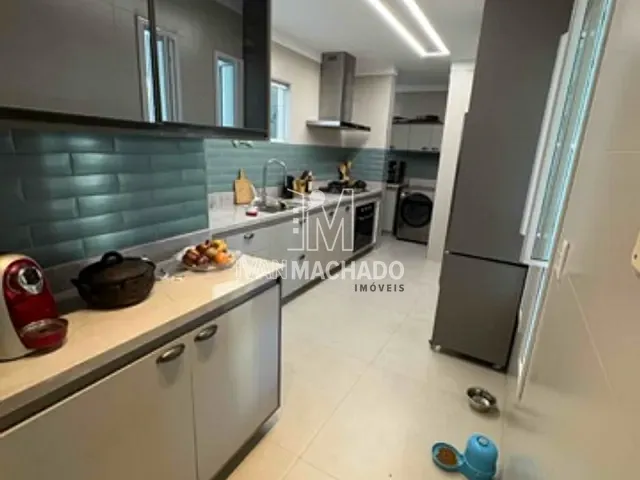 Casa com 200m² 4 quartos e 5 banheiros, à venda, no bairro Jardim Camburi em Vitória
