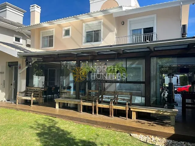 Casa com 450m² 4 quartos e 4 banheiros, para alugar, no bairro Jurerê Internacional em Florianópolis