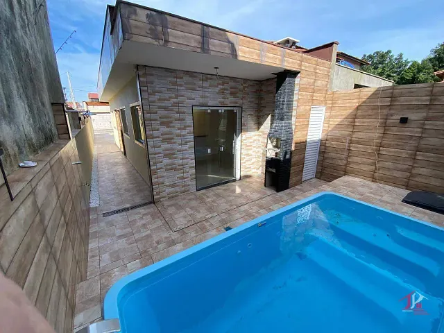 Casa 2 quartos e 2 banheiros, à venda, no bairro Jamaica (Praia) em Itanhaém
