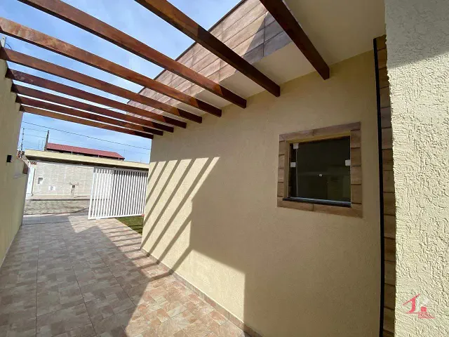 Casa 2 quartos e 2 banheiros, à venda, no bairro Jamaica (Praia) em Itanhaém