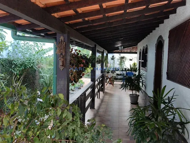Casa 4 quartos e 4 banheiros, à venda, no bairro Estrada da Saudade em Petrópolis