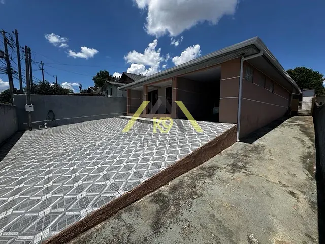 Casa com 500m² 3 quartos e 3 banheiros, à venda, no bairro Guarani em Colombo