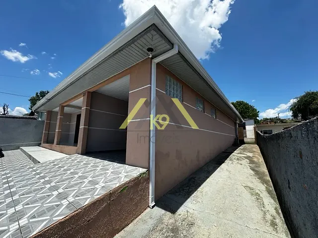 Casa com 500m² 3 quartos e 3 banheiros, à venda, no bairro Guarani em Colombo