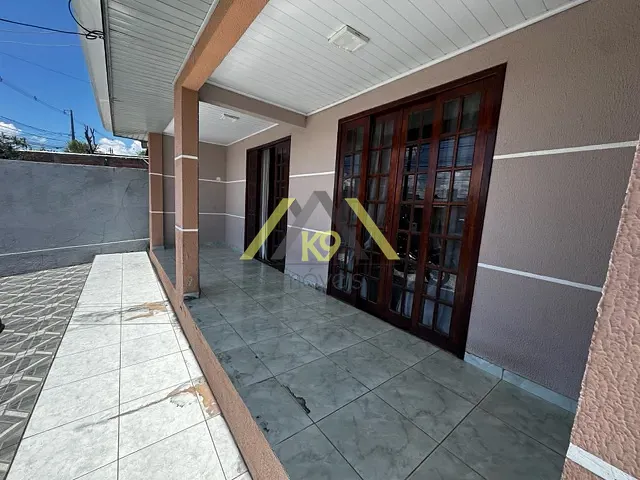 Casa com 500m² 3 quartos e 3 banheiros, à venda, no bairro Guarani em Colombo